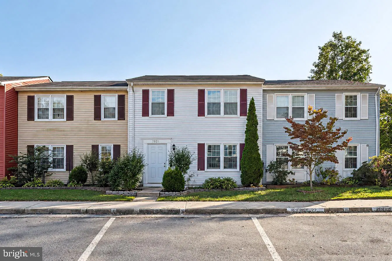 3 bed, 2.5 bath, 1320 sqft, $2,900 — Photo 1