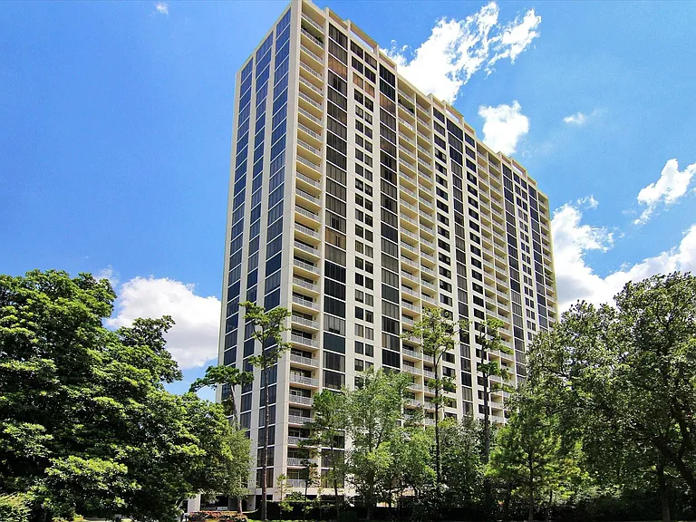 121 N Post Oak Ln #706 — Photo 25