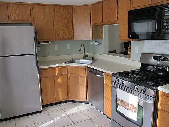 Eat-in Kitchen