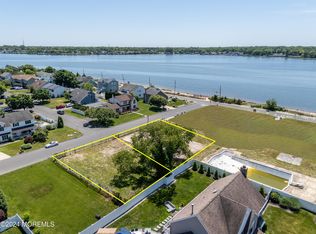 27 Vernon Ave, Neptune, NJ 07753