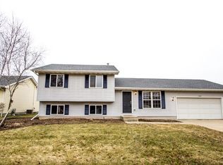 1328 William St, Sycamore, IL 60178