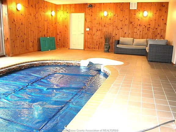 4th image of 31 Emerald Ln