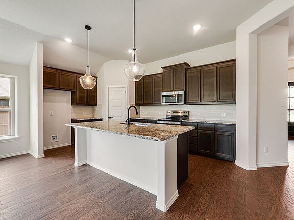 4th image of 284 Coronado Ct