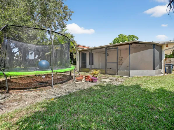 5133 SE Tall Pines Way, Stuart, FL 34997