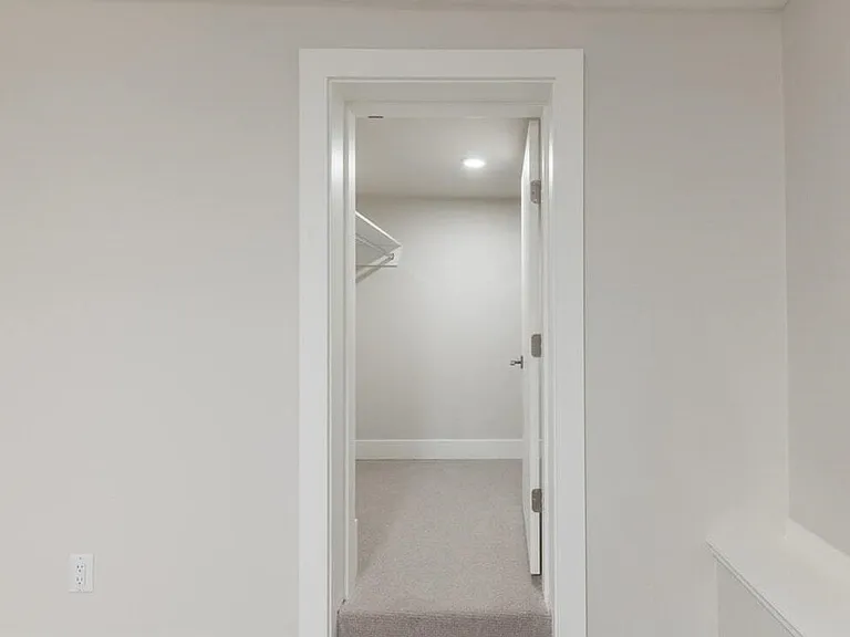 3403 Carolina St — Photo 9