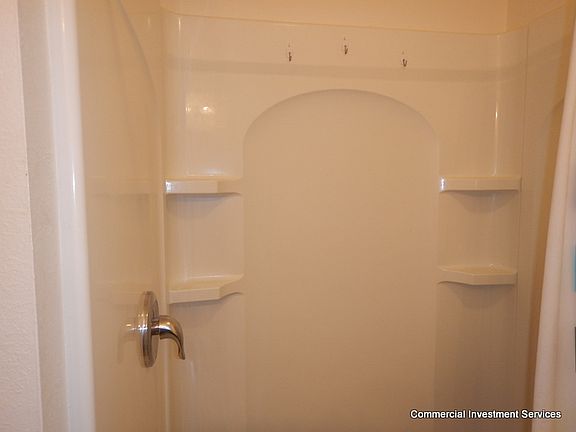 3rd image of 1005 W F St