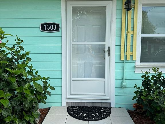 2nd image of 1303 Palmetto St