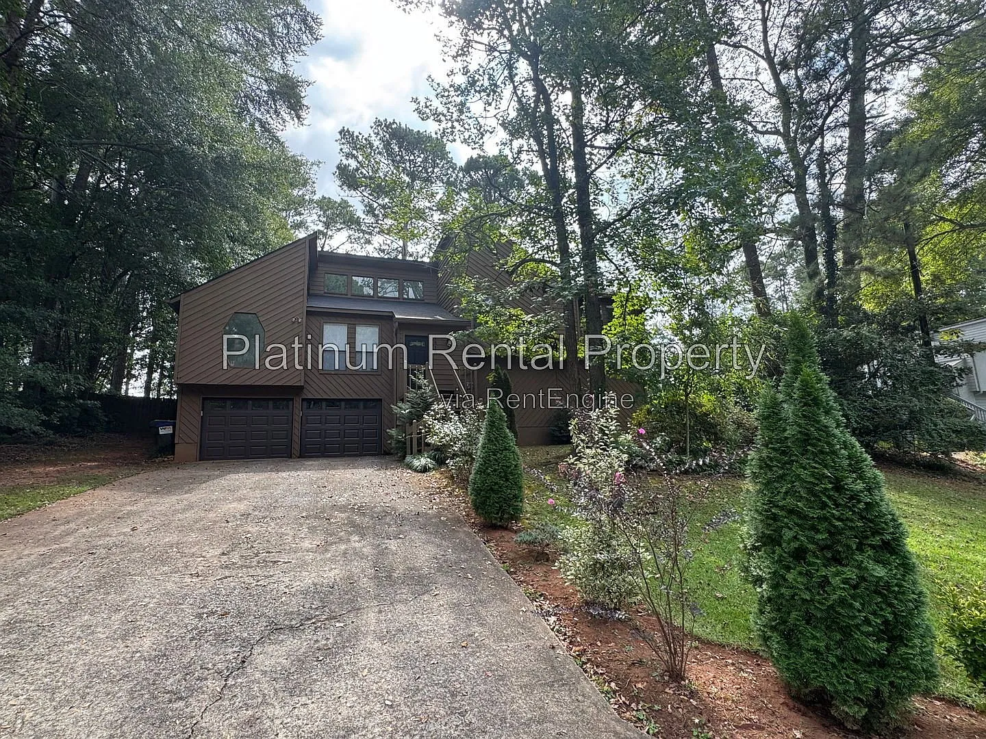 4 bed, 3.0 bath, 2300 sqft, $3,195 — Photo 2