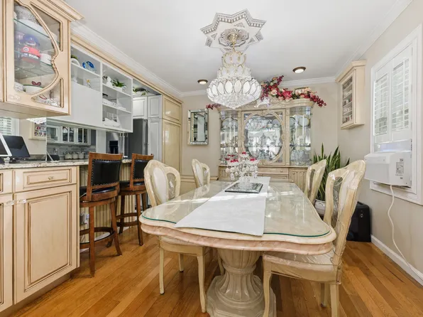 150-22 114th Road image 3 of 20