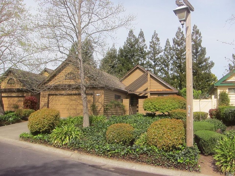 1st image of 1882 Oak Cir