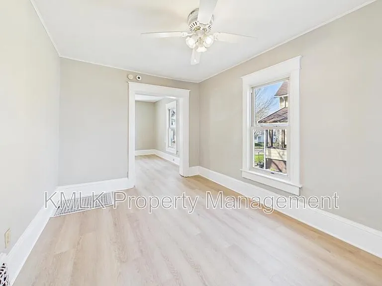 773 Montana Ave — Photo 11