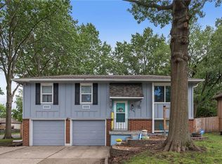 1201 NW Golfview Dr, Grain Valley, MO 64029