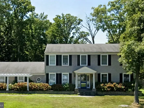 1404 Redwood Cir, La Plata, MD 20646