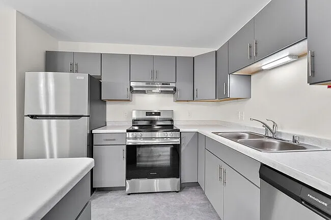 700 Loomis Dr #0 — Photo 1