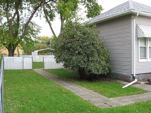 2nd image of 403 Avenue B E