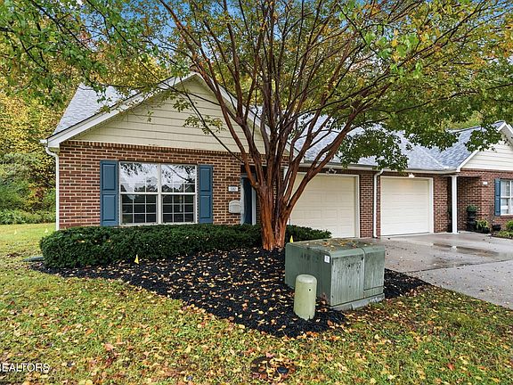 2nd image of 5312 Avery Woods Ln