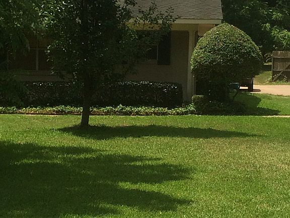 3rd image of 110 Meadowbrook Dr