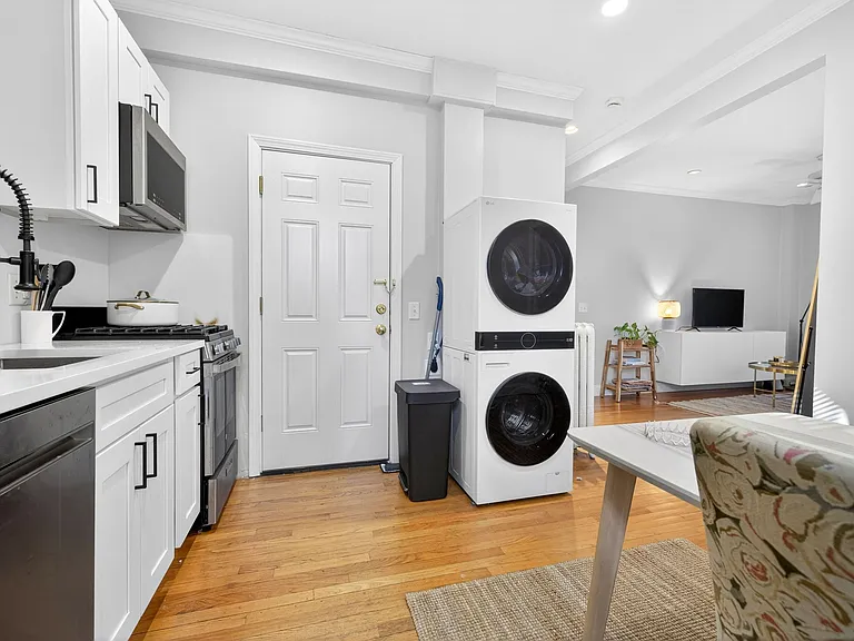 1574 Cambridge St #1R — Photo 5