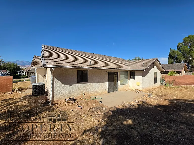 640 E Vermillion Ave — Photo 25