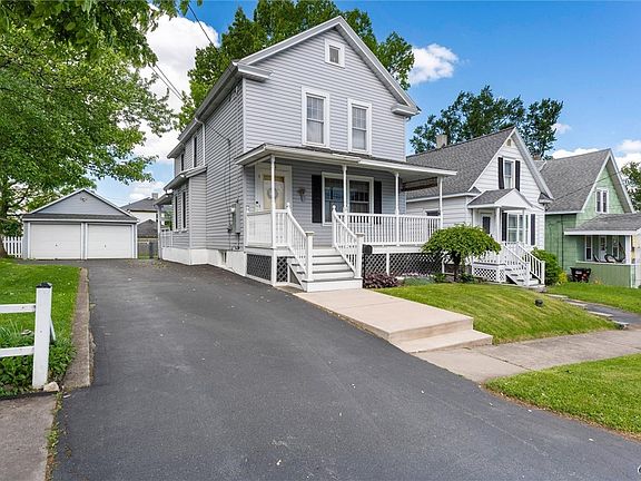3rd image of 211 Norwood Ave