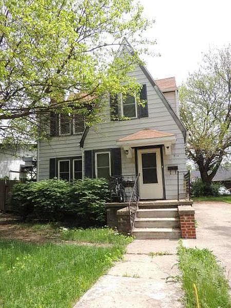 1st image of 916 N Salisbury St