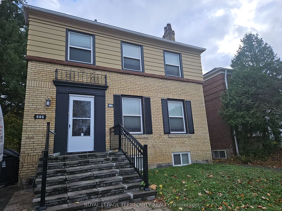 319 Lawrence Ave W