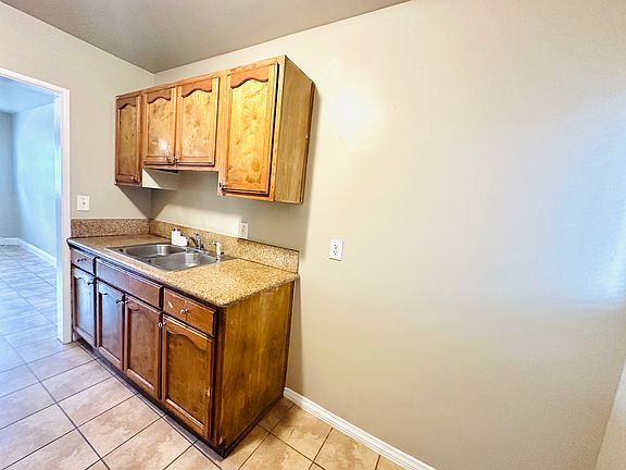 5th image of 630 N Sabina St #D