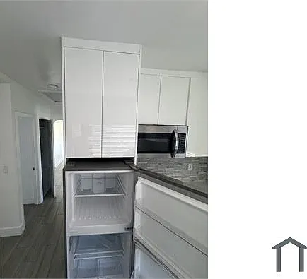 2 bed, 550 sqft, $2,200 — Photo 3