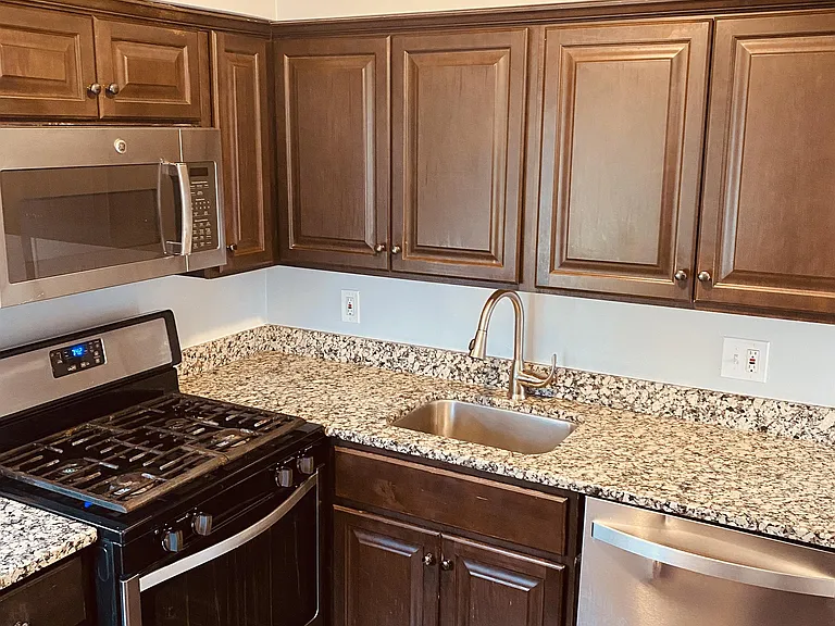 220 Brightside Ave — Photo 9