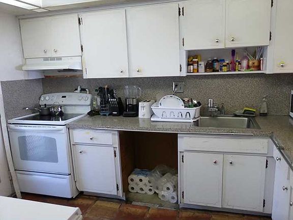3rd image of 1100 NE 191st St #23