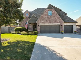 2424 Semillon Way, Edmond, OK 73012