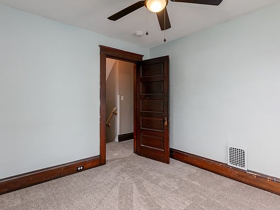 3rd image of 208 Lynwood Ave