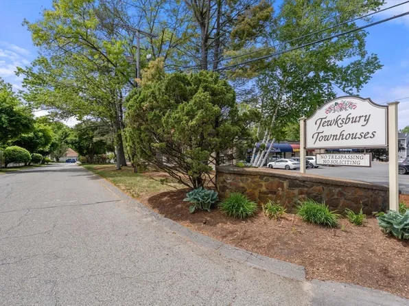 54 Decarolis Dr Unit 54, Tewksbury, MA 01876