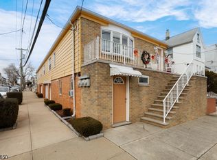391 Avenue E, Bayonne City, NJ 07002