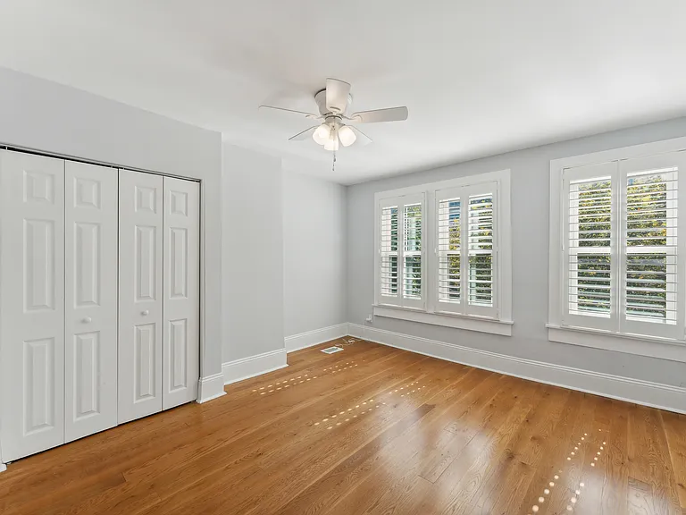 306 L St SE — Photo 29