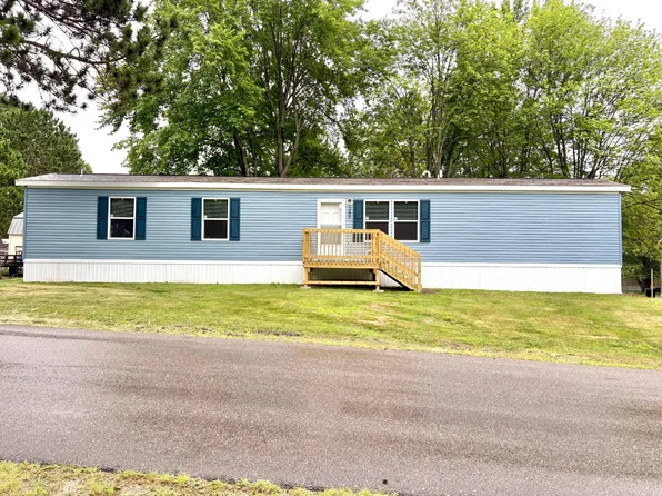 389 Tulip Ln E, Altoona, WI 54720