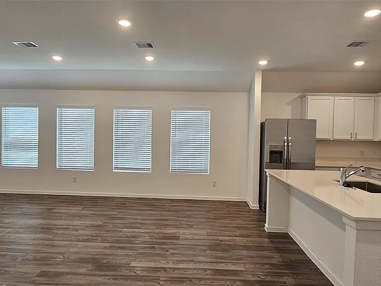 9918 Lockridge Manor Dr — Photo 2