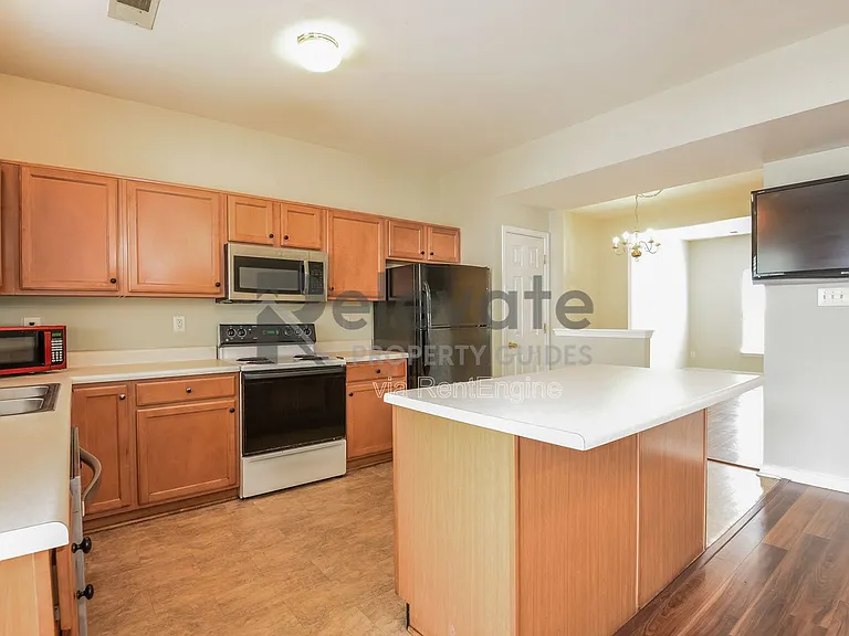 5504 Springwater Ln — Photo 9