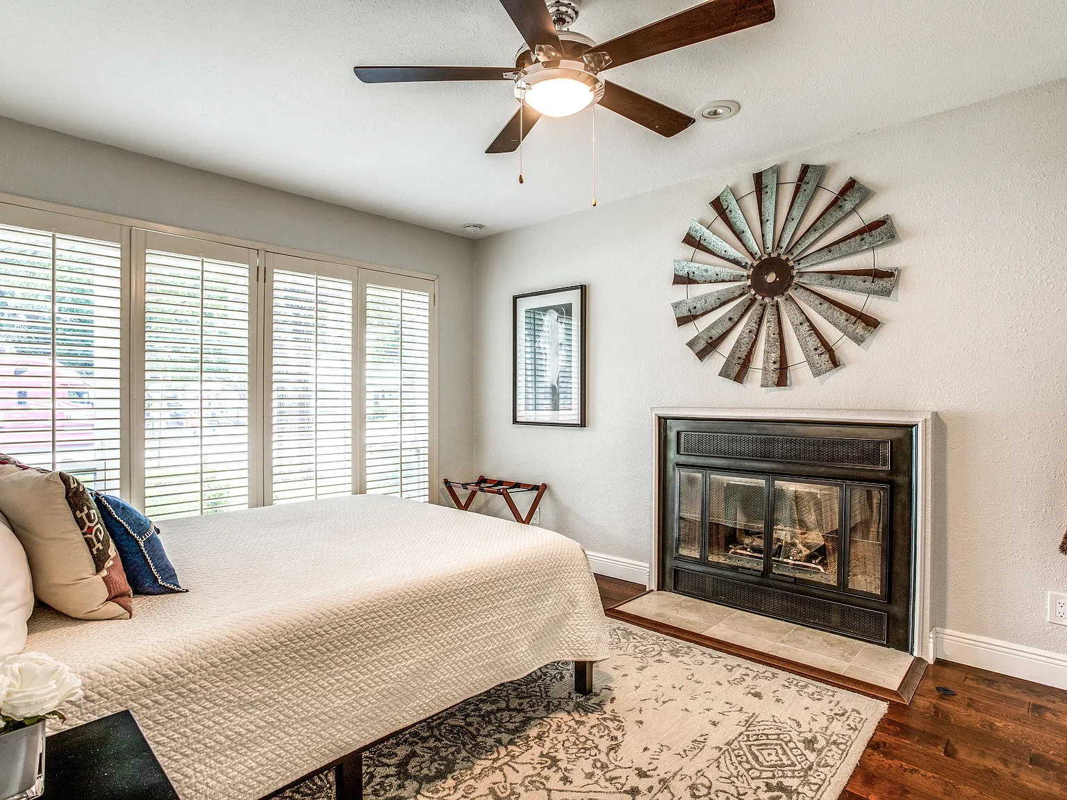 2 bed, 1015 sqft, $2,450 — Photo 4