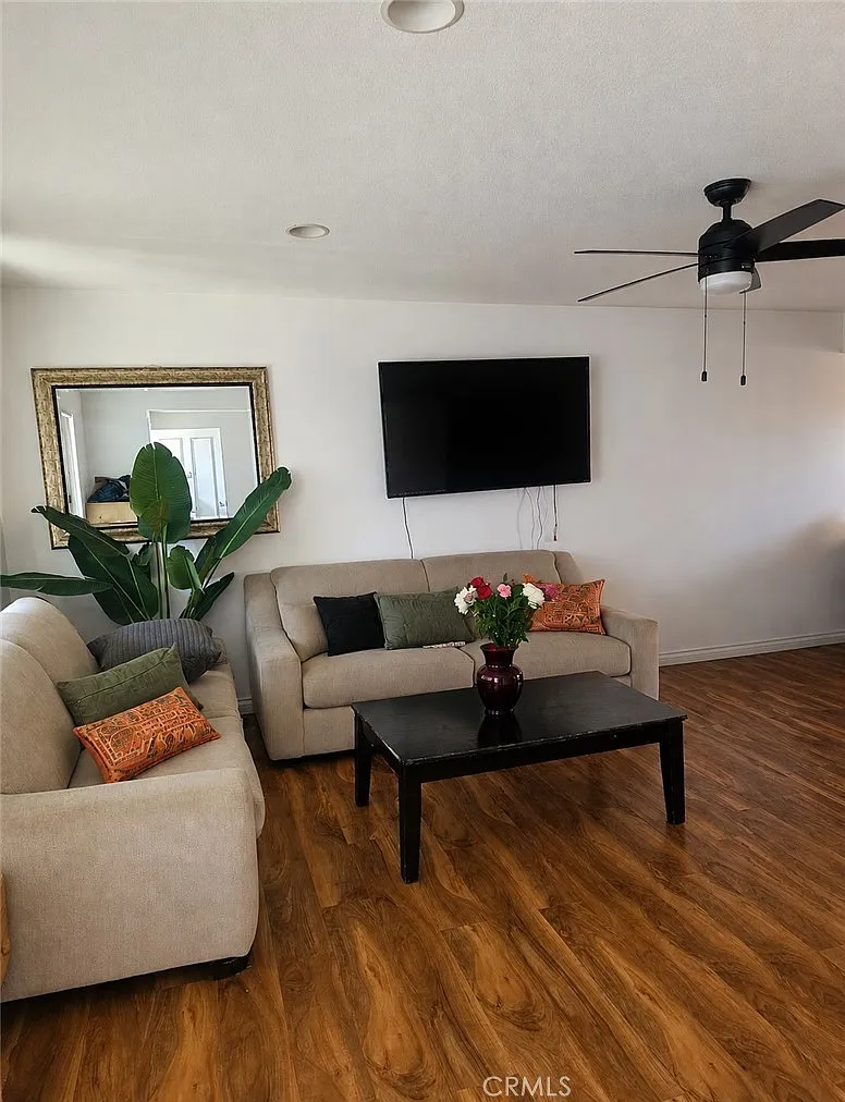 2 bed, 1000 sqft, $2,700 — Photo 4
