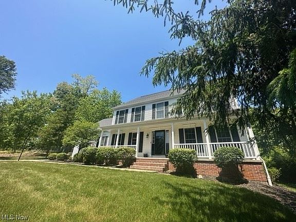 2nd image of 2001 Edgeview Dr