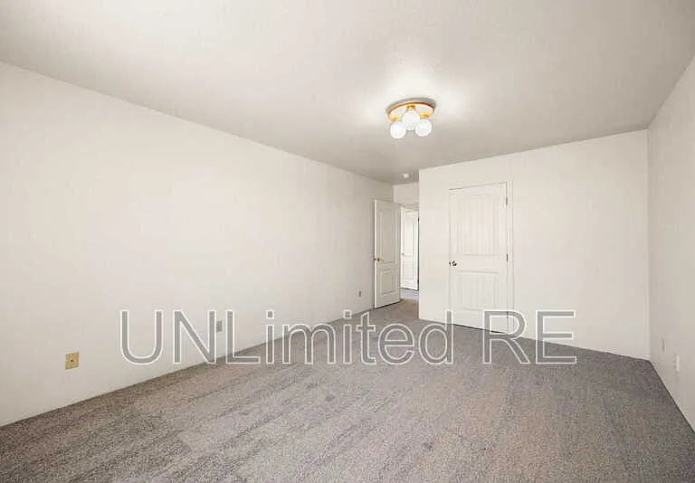 3285 N Hedgewood Dr #B — Photo 24