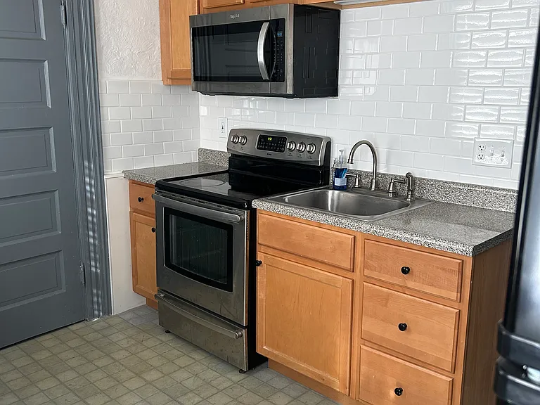 330 Butler St #2 — Photo 4