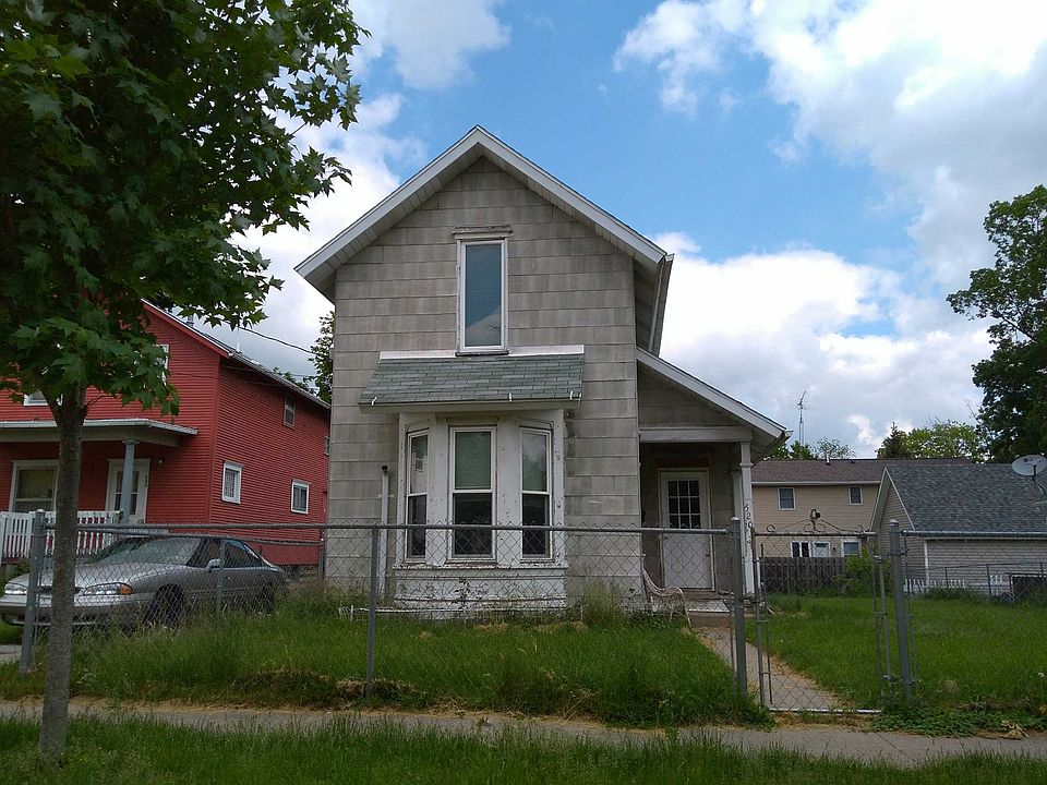 1st image of 520 Hallett St