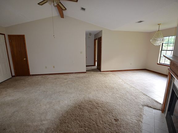 3rd image of 4860 Kensington Ln