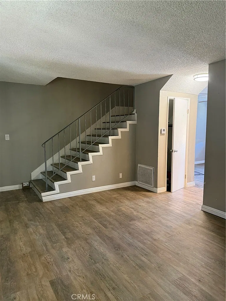 2 bed, 1080 sqft, $1,950 — Photo 4