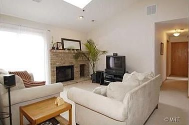 2nd image of 906 Thornwood Dr