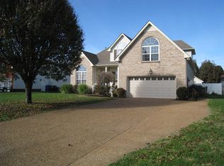 102 Pinewood Dr, White House, TN 37188