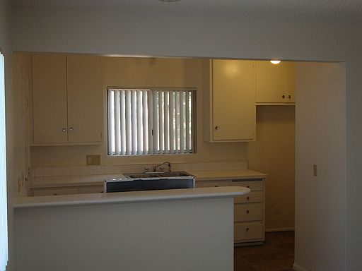 3rd image of 159-61 Plymouth Dr