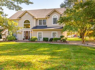 8 Walnut Ave, Somerset, NJ 08873